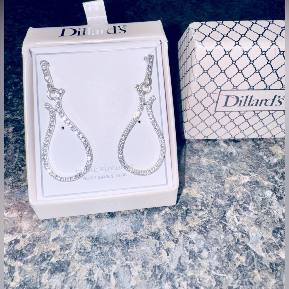 ❤️NWT Dillards Sterling Silver Earrings W/CZ